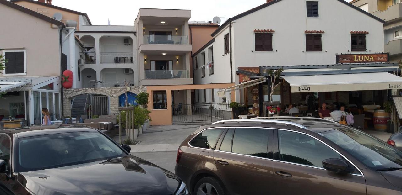 Sanja Apartments Rivarela Novigrad Istria Exterior foto